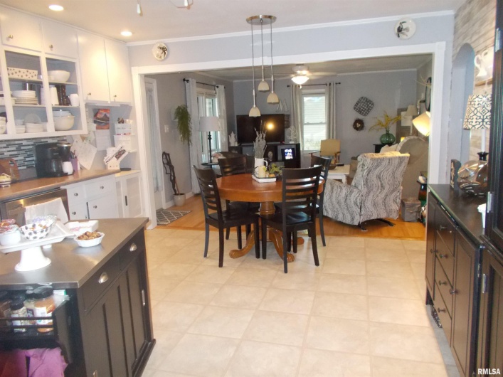512 GARFIELD Street, Steeleville, Illinois 62288, 3 Bedrooms Bedrooms, 0 ,3 BathroomsBathrooms,Residential,For Sale,GARFIELD,0,RMAEB458104