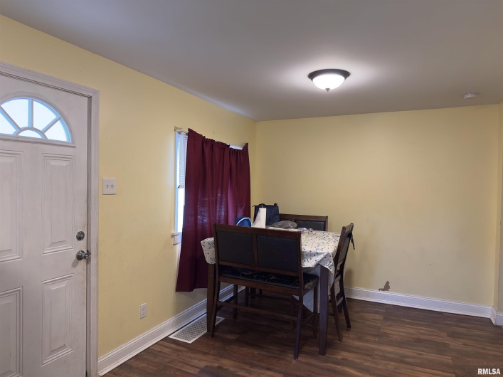1417 Ledford Street, Harrisburg, Illinois 62946, 2 Bedrooms Bedrooms, 0 ,1 BathroomBathrooms,Residential,For Sale,Ledford,0,RMAEB457766