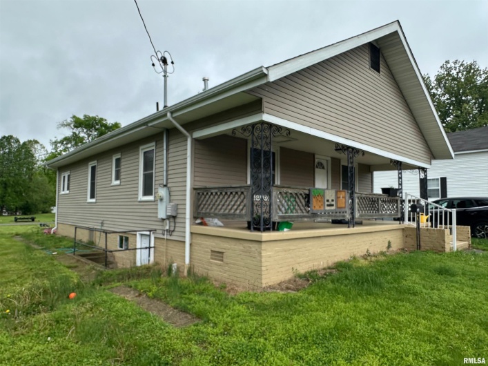 1417 Ledford Street, Harrisburg, Illinois 62946, 2 Bedrooms Bedrooms, 0 ,1 BathroomBathrooms,Residential,For Sale,Ledford,0,RMAEB457766