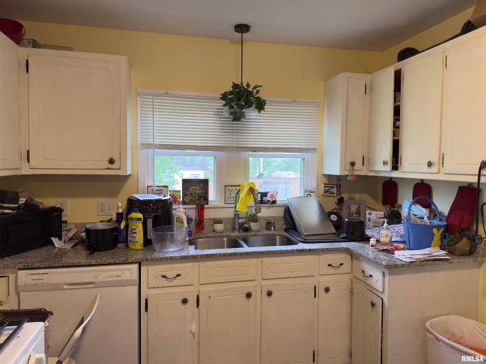 1417 Ledford Street, Harrisburg, Illinois 62946, 2 Bedrooms Bedrooms, 0 ,1 BathroomBathrooms,Residential,For Sale,Ledford,0,RMAEB457766