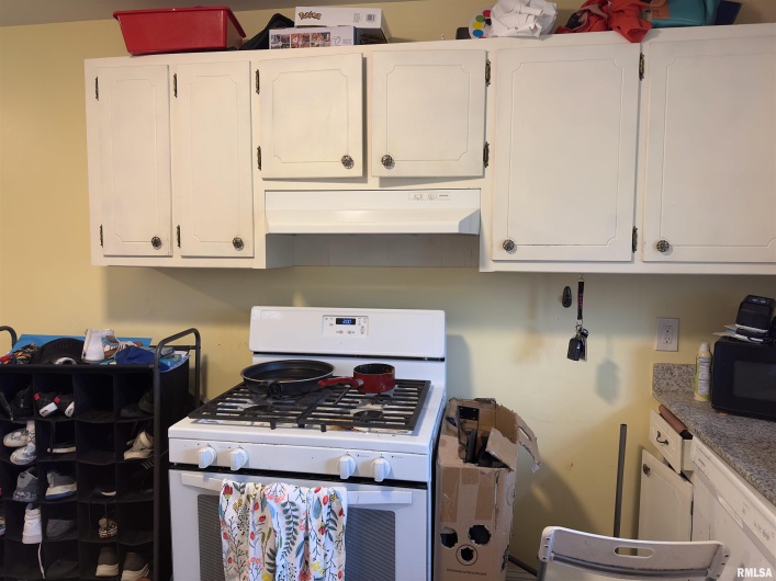 1417 Ledford Street, Harrisburg, Illinois 62946, 2 Bedrooms Bedrooms, 0 ,1 BathroomBathrooms,Residential,For Sale,Ledford,0,RMAEB457766