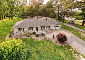 11371 CUNNINGHAM Lane, Marion, Illinois 62959, 4 Bedrooms Bedrooms, 0 ,3 BathroomsBathrooms,Residential,For Sale,CUNNINGHAM,0,RMAEB458270