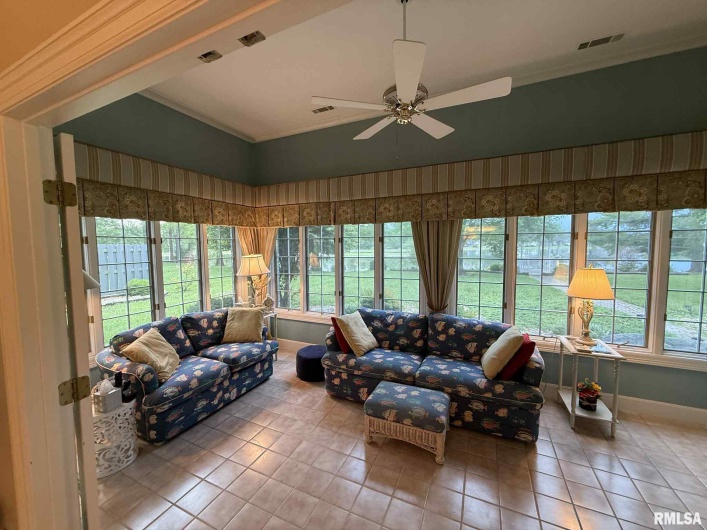 608 Saluki Drive, Marion, Illinois 62959, 4 Bedrooms Bedrooms, 0 ,3 BathroomsBathrooms,Residential,For Sale,Saluki,0,RMAEB458275