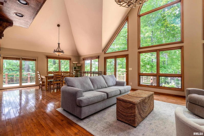 9 White Deer Run, Makanda, Illinois 62958, 4 Bedrooms Bedrooms, 0 ,3 BathroomsBathrooms,Residential,For Sale,White Deer,0,RMAQC4264055