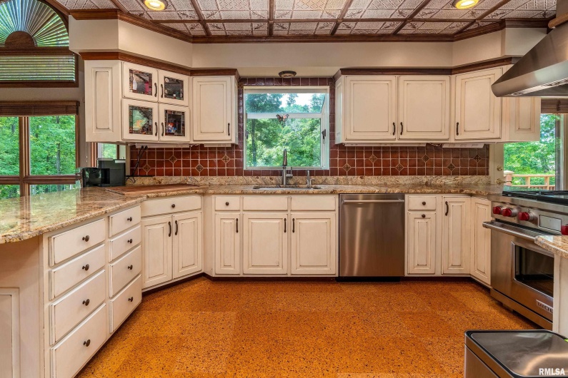 9 White Deer Run, Makanda, Illinois 62958, 4 Bedrooms Bedrooms, 0 ,3 BathroomsBathrooms,Residential,For Sale,White Deer,0,RMAQC4264055