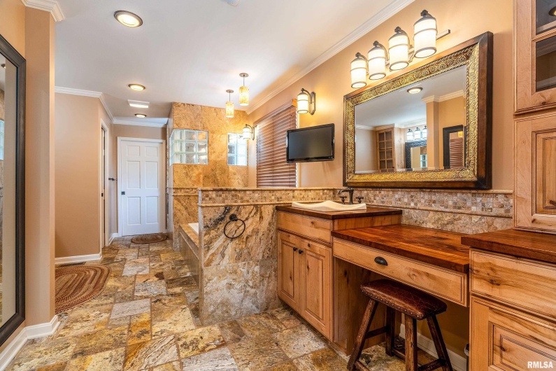9 White Deer Run, Makanda, Illinois 62958, 4 Bedrooms Bedrooms, 0 ,3 BathroomsBathrooms,Residential,For Sale,White Deer,0,RMAQC4264055