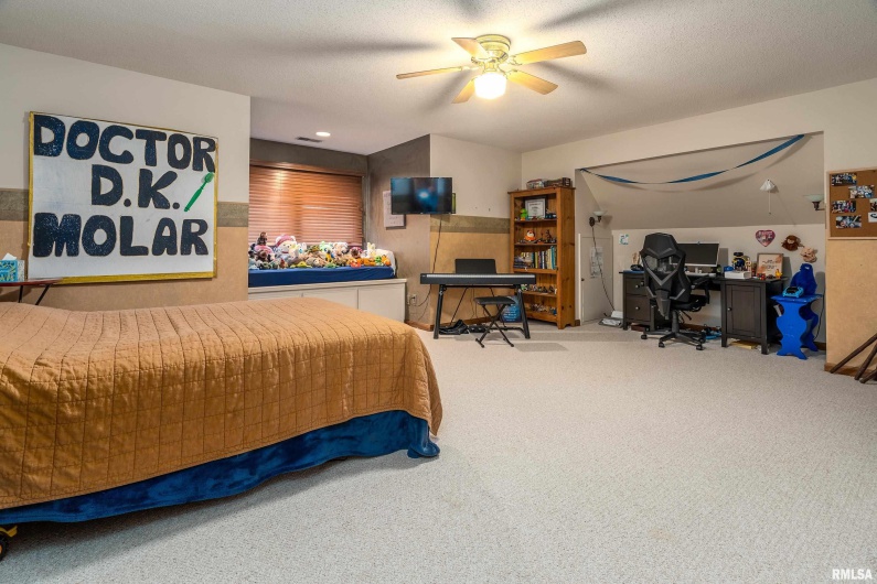 9 White Deer Run, Makanda, Illinois 62958, 4 Bedrooms Bedrooms, 0 ,3 BathroomsBathrooms,Residential,For Sale,White Deer,0,RMAQC4264055