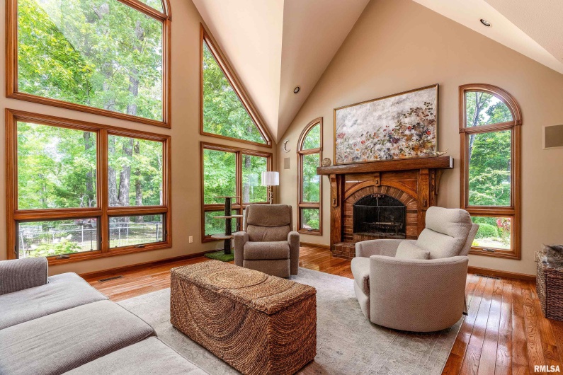 9 White Deer Run, Makanda, Illinois 62958, 4 Bedrooms Bedrooms, 0 ,3 BathroomsBathrooms,Residential,For Sale,White Deer,0,RMAQC4264055