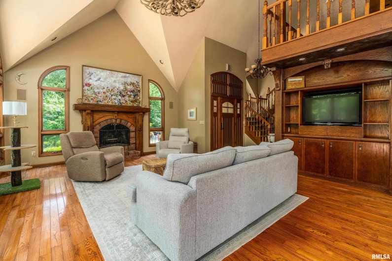 9 White Deer Run, Makanda, Illinois 62958, 4 Bedrooms Bedrooms, 0 ,3 BathroomsBathrooms,Residential,For Sale,White Deer,0,RMAQC4264055