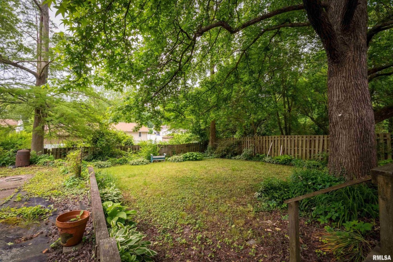 301 ORCHARD Drive, Carbondale, Illinois 62901, 4 Bedrooms Bedrooms, 0 ,2 BathroomsBathrooms,Residential,For Sale,ORCHARD,0,RMAEB458293