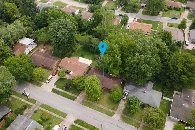 301 ORCHARD Drive, Carbondale, Illinois 62901, 4 Bedrooms Bedrooms, 0 ,2 BathroomsBathrooms,Residential,For Sale,ORCHARD,0,RMAEB458293