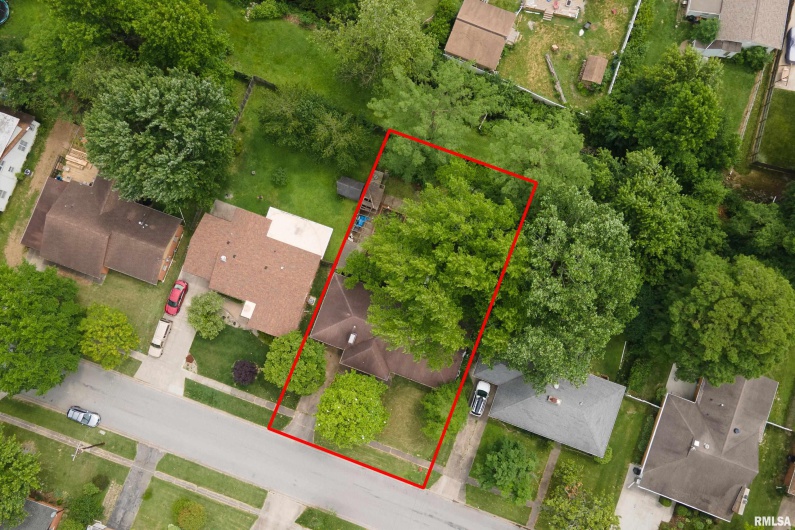 301 ORCHARD Drive, Carbondale, Illinois 62901, 4 Bedrooms Bedrooms, 0 ,2 BathroomsBathrooms,Residential,For Sale,ORCHARD,0,RMAEB458293