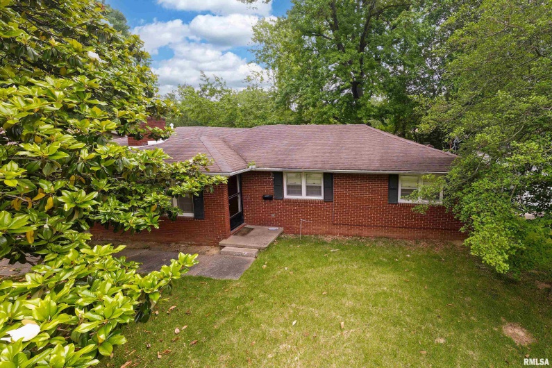 301 ORCHARD Drive, Carbondale, Illinois 62901, 4 Bedrooms Bedrooms, 0 ,2 BathroomsBathrooms,Residential,For Sale,ORCHARD,0,RMAEB458293