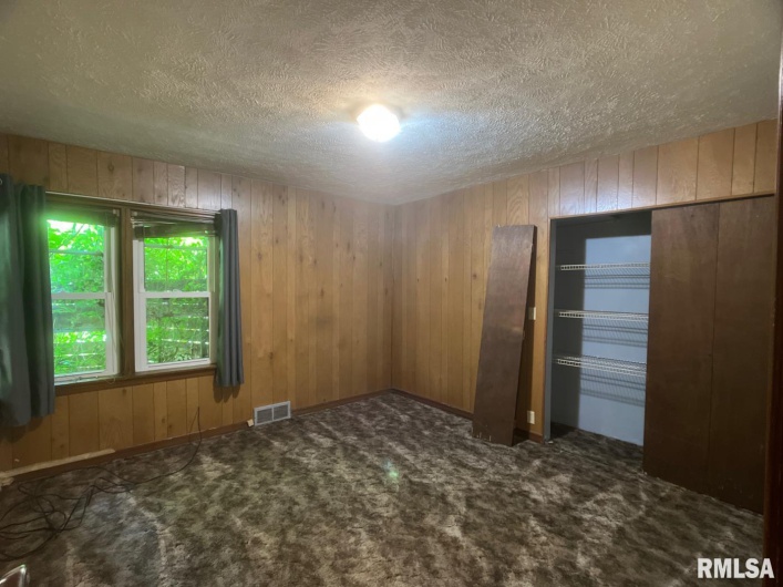 616 OAKLAND Avenue, Carbondale, Illinois 62901, 3 Bedrooms Bedrooms, 0 ,1 BathroomBathrooms,Residential,For Sale,OAKLAND,0,RMAEB458295