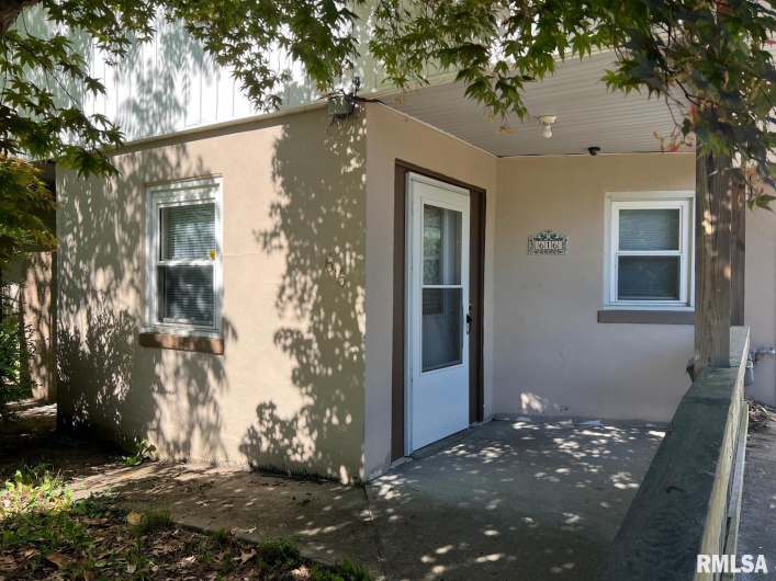 616 OAKLAND Avenue, Carbondale, Illinois 62901, 3 Bedrooms Bedrooms, 0 ,1 BathroomBathrooms,Residential,For Sale,OAKLAND,0,RMAEB458295