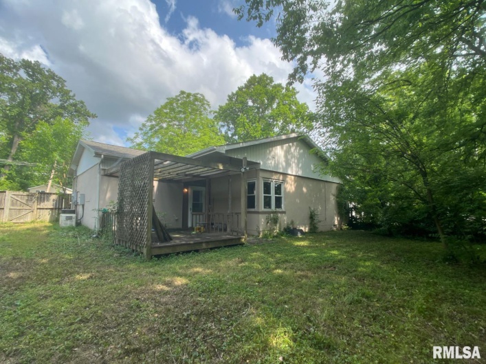 616 OAKLAND Avenue, Carbondale, Illinois 62901, 3 Bedrooms Bedrooms, 0 ,1 BathroomBathrooms,Residential,For Sale,OAKLAND,0,RMAEB458295