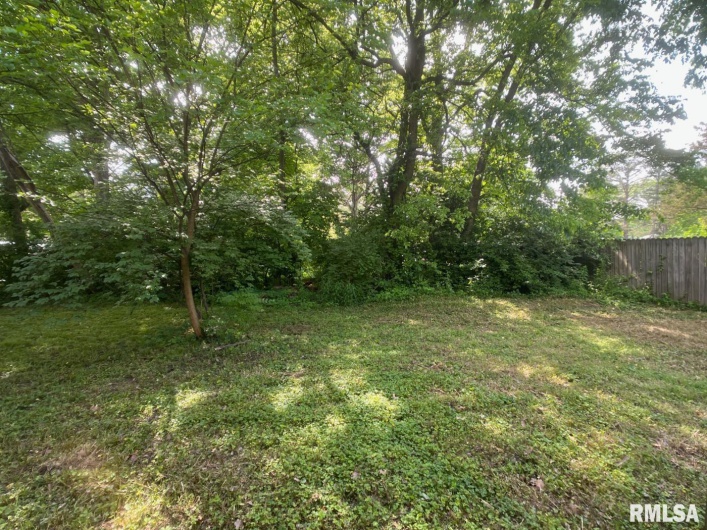 616 OAKLAND Avenue, Carbondale, Illinois 62901, 3 Bedrooms Bedrooms, 0 ,1 BathroomBathrooms,Residential,For Sale,OAKLAND,0,RMAEB458295