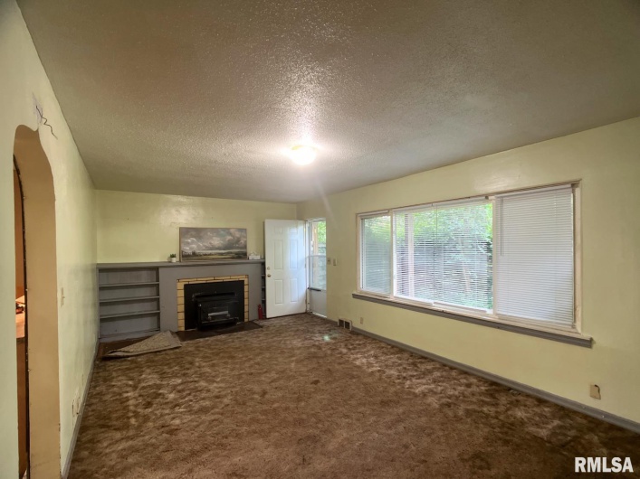 616 OAKLAND Avenue, Carbondale, Illinois 62901, 3 Bedrooms Bedrooms, 0 ,1 BathroomBathrooms,Residential,For Sale,OAKLAND,0,RMAEB458295