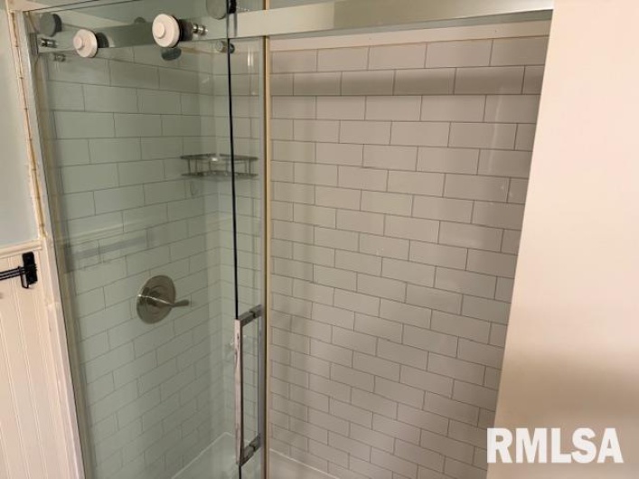 804 EMERALD Lane, Carbondale, Illinois 62901, 3 Bedrooms Bedrooms, 0 ,1 BathroomBathrooms,Residential,For Sale,EMERALD,0,RMAEB457622