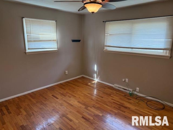 804 EMERALD Lane, Carbondale, Illinois 62901, 3 Bedrooms Bedrooms, 0 ,1 BathroomBathrooms,Residential,For Sale,EMERALD,0,RMAEB457622