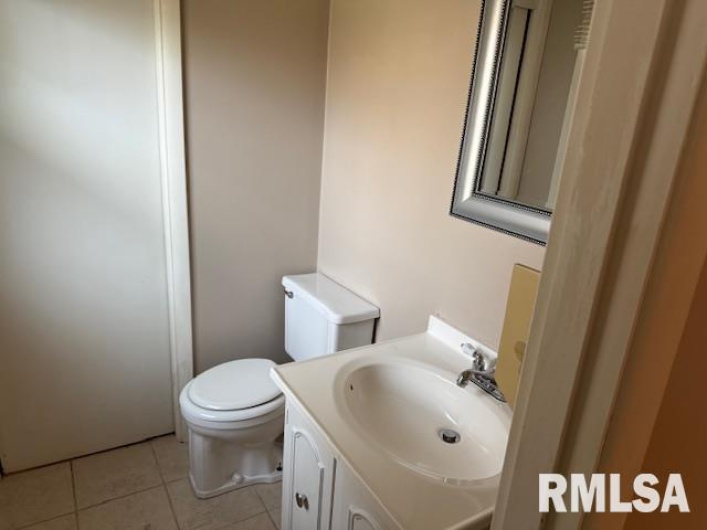 804 EMERALD Lane, Carbondale, Illinois 62901, 3 Bedrooms Bedrooms, 0 ,1 BathroomBathrooms,Residential,For Sale,EMERALD,0,RMAEB457622