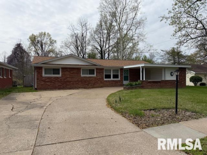 804 EMERALD Lane, Carbondale, Illinois 62901, 3 Bedrooms Bedrooms, 0 ,1 BathroomBathrooms,Residential,For Sale,EMERALD,0,RMAEB457622
