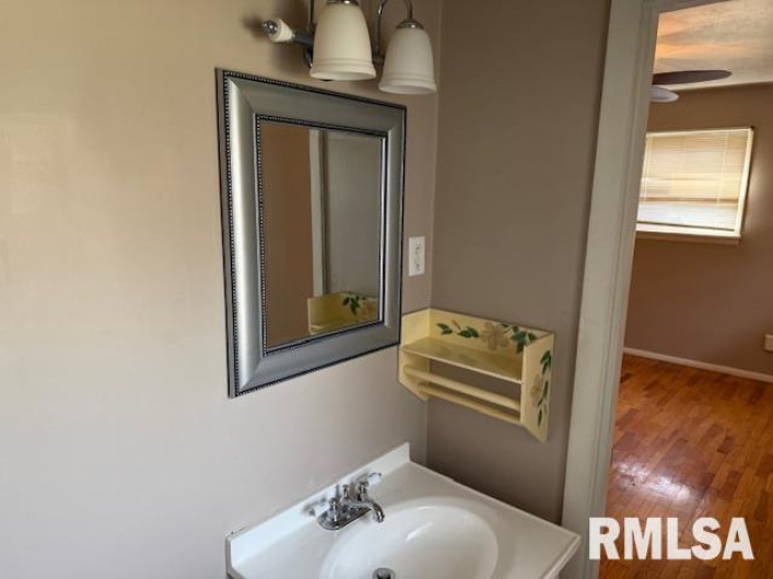 804 EMERALD Lane, Carbondale, Illinois 62901, 3 Bedrooms Bedrooms, 0 ,1 BathroomBathrooms,Residential,For Sale,EMERALD,0,RMAEB457622