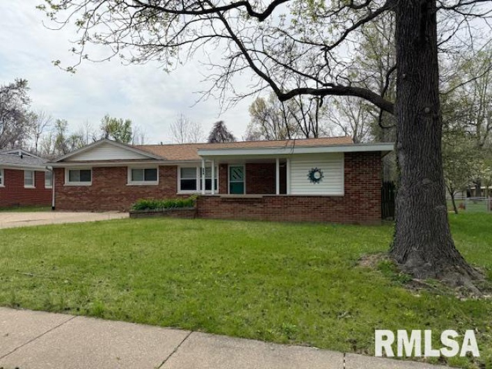 804 EMERALD Lane, Carbondale, Illinois 62901, 3 Bedrooms Bedrooms, 0 ,1 BathroomBathrooms,Residential,For Sale,EMERALD,0,RMAEB457622