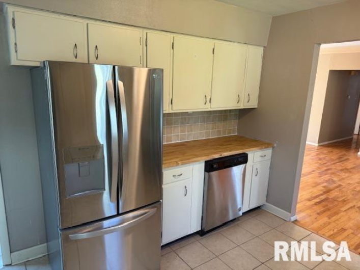 804 EMERALD Lane, Carbondale, Illinois 62901, 3 Bedrooms Bedrooms, 0 ,1 BathroomBathrooms,Residential,For Sale,EMERALD,0,RMAEB457622
