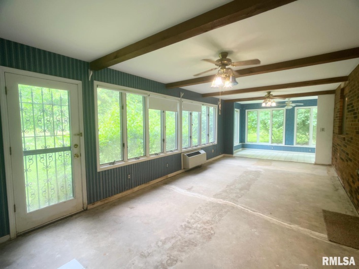 105 Violet Lane, Carbondale, Illinois 62901, 0 , 0 ,0,Residential Income,For Sale,Violet,0,RMAEB458301
