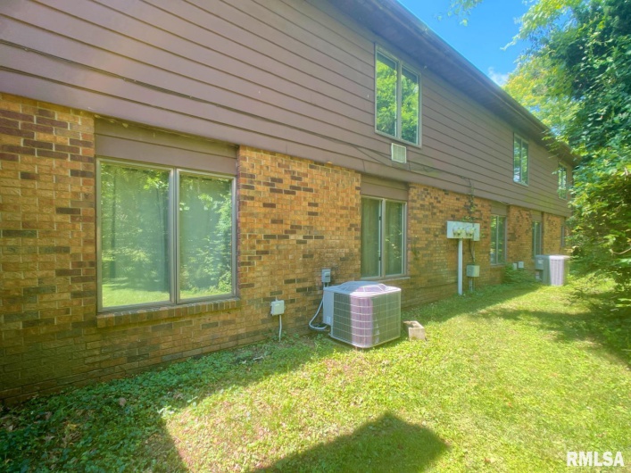 105 Violet Lane, Carbondale, Illinois 62901, 0 , 0 ,0,Residential Income,For Sale,Violet,0,RMAEB458301
