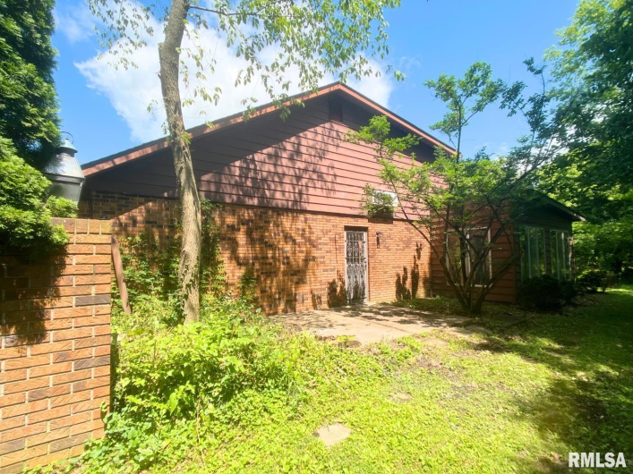 105 Violet Lane, Carbondale, Illinois 62901, 0 , 0 ,0,Residential Income,For Sale,Violet,0,RMAEB458301
