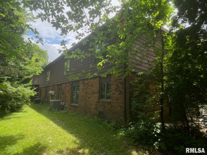 105 Violet Lane, Carbondale, Illinois 62901, 0 , 0 ,0,Residential Income,For Sale,Violet,0,RMAEB458301