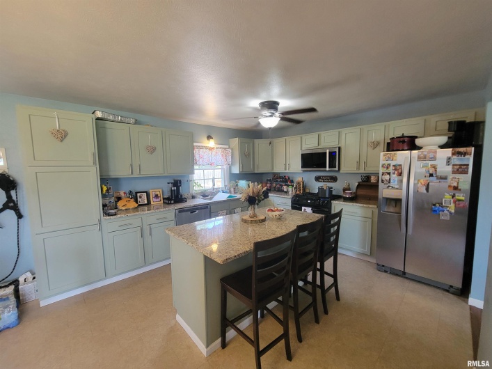 100 STABLE Drive, Carterville, Illinois 62918, 3 Bedrooms Bedrooms, 0 ,2 BathroomsBathrooms,Residential,For Sale,STABLE,0,RMAEB458308