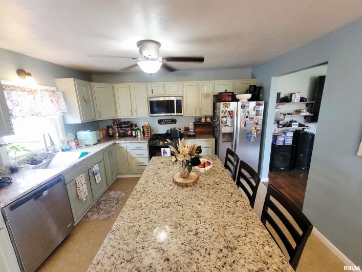 100 STABLE Drive, Carterville, Illinois 62918, 3 Bedrooms Bedrooms, 0 ,2 BathroomsBathrooms,Residential,For Sale,STABLE,0,RMAEB458308