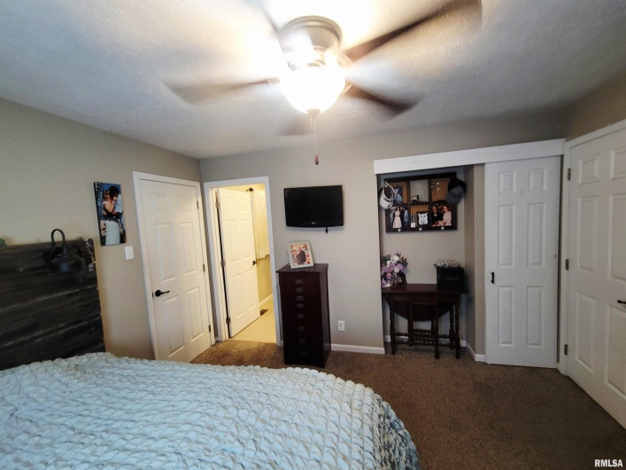 100 STABLE Drive, Carterville, Illinois 62918, 3 Bedrooms Bedrooms, 0 ,2 BathroomsBathrooms,Residential,For Sale,STABLE,0,RMAEB458308