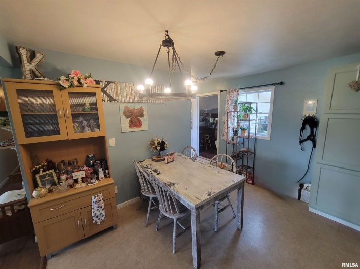 100 STABLE Drive, Carterville, Illinois 62918, 3 Bedrooms Bedrooms, 0 ,2 BathroomsBathrooms,Residential,For Sale,STABLE,0,RMAEB458308