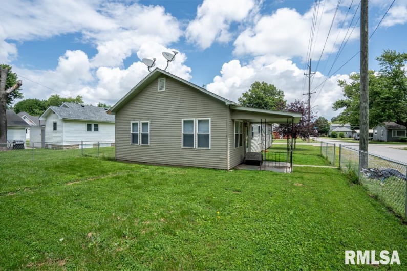 710 Bentley Street, Marion, Illinois 62959, 3 Bedrooms Bedrooms, 0 ,1 BathroomBathrooms,Residential,For Sale,Bentley,0,RMAQC4264109