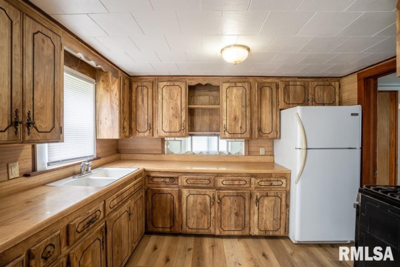 710 Bentley Street, Marion, Illinois 62959, 3 Bedrooms Bedrooms, 0 ,1 BathroomBathrooms,Residential,For Sale,Bentley,0,RMAQC4264109