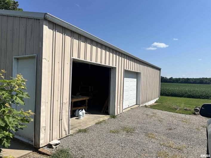 690 RAILROAD Street, Tamms, Illinois 62988, 3 Bedrooms Bedrooms, 0 ,2 BathroomsBathrooms,Residential,For Sale,RAILROAD,0,RMAQC4264110