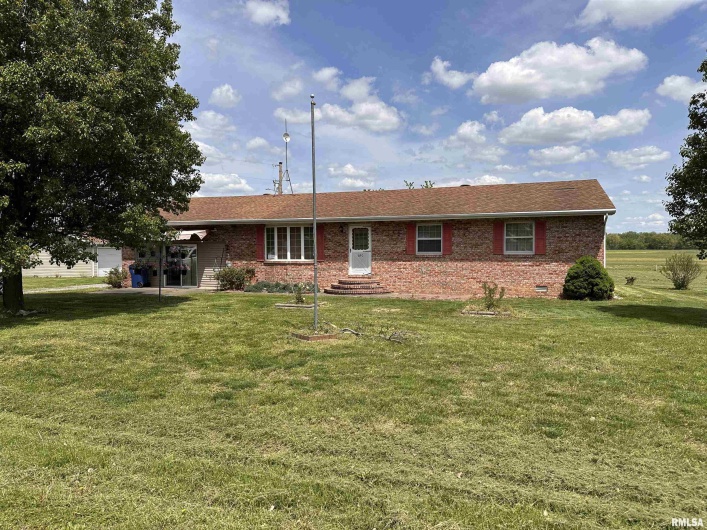 690 RAILROAD Street, Tamms, Illinois 62988, 3 Bedrooms Bedrooms, 0 ,2 BathroomsBathrooms,Residential,For Sale,RAILROAD,0,RMAQC4264110