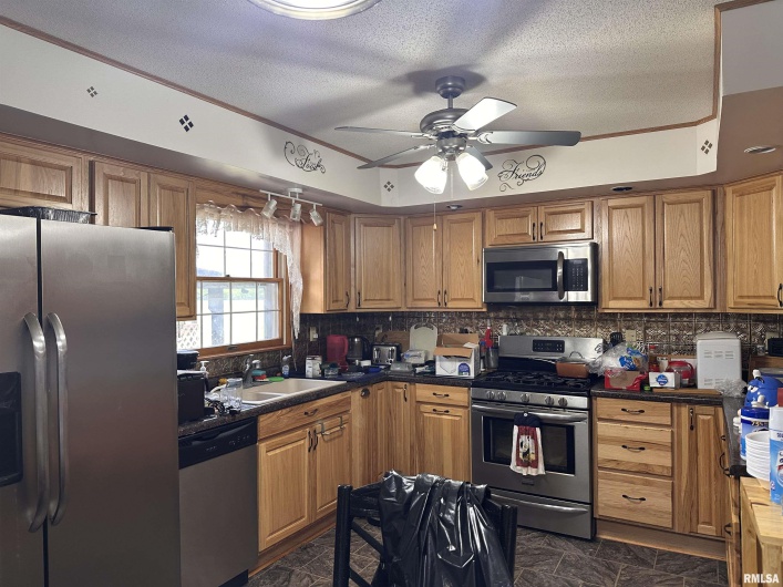 690 RAILROAD Street, Tamms, Illinois 62988, 3 Bedrooms Bedrooms, 0 ,2 BathroomsBathrooms,Residential,For Sale,RAILROAD,0,RMAQC4264110
