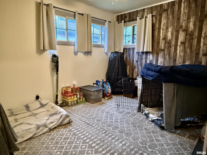 302 LINDSEY Avenue, Metropolis, Illinois 62960, 2 Bedrooms Bedrooms, 0 ,1 BathroomBathrooms,Residential,For Sale,LINDSEY,0,RMAEB458314