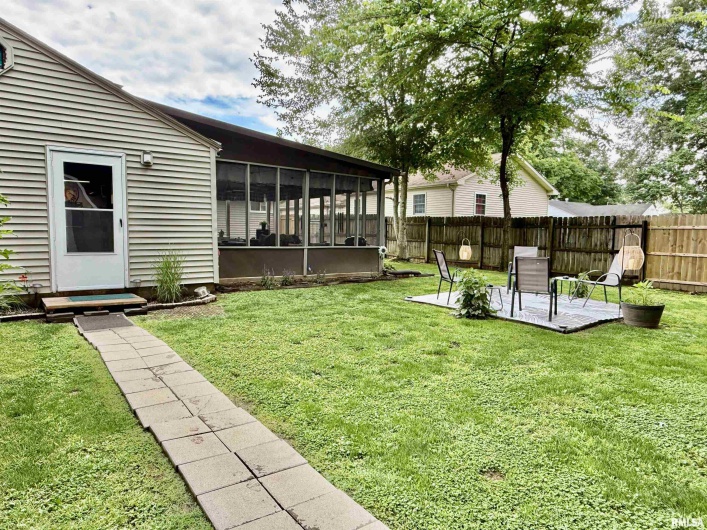 302 LINDSEY Avenue, Metropolis, Illinois 62960, 2 Bedrooms Bedrooms, 0 ,1 BathroomBathrooms,Residential,For Sale,LINDSEY,0,RMAEB458314