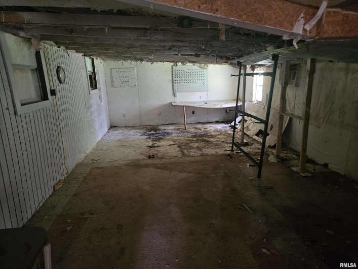 1233 HARRISON Road, Murphysboro, Illinois 62966, 2 Bedrooms Bedrooms, 0 ,2 BathroomsBathrooms,Residential,For Sale,HARRISON,0,RMAEB458315