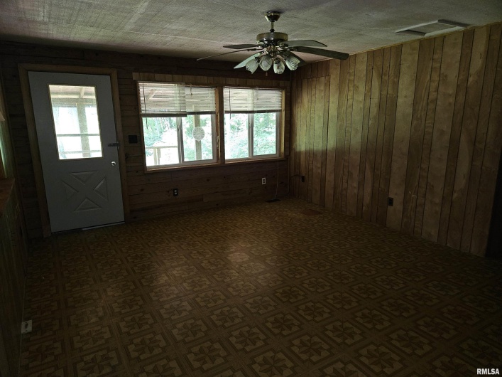 1233 HARRISON Road, Murphysboro, Illinois 62966, 2 Bedrooms Bedrooms, 0 ,2 BathroomsBathrooms,Residential,For Sale,HARRISON,0,RMAEB458315