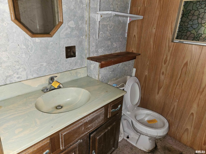 1233 HARRISON Road, Murphysboro, Illinois 62966, 2 Bedrooms Bedrooms, 0 ,2 BathroomsBathrooms,Residential,For Sale,HARRISON,0,RMAEB458315