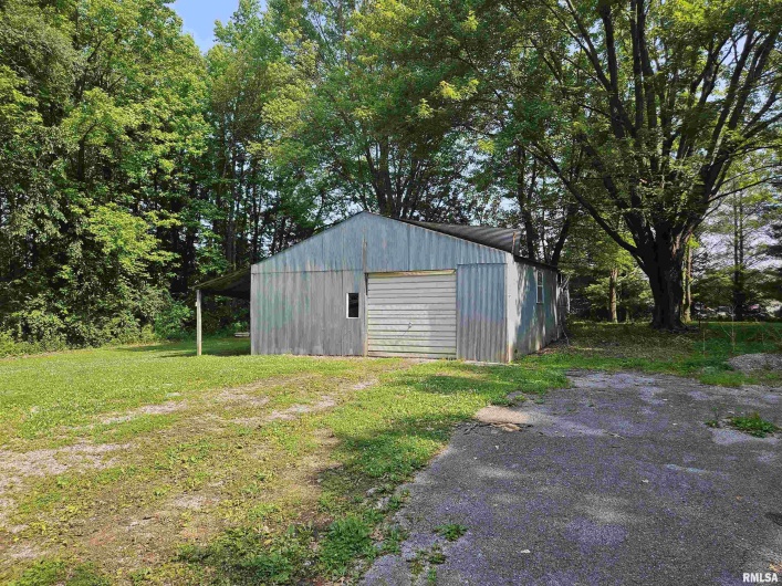 1233 HARRISON Road, Murphysboro, Illinois 62966, 2 Bedrooms Bedrooms, 0 ,2 BathroomsBathrooms,Residential,For Sale,HARRISON,0,RMAEB458315