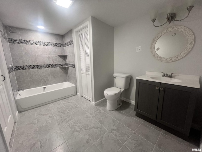 421 18TH Street, Herrin, Illinois 62948, 2 Bedrooms Bedrooms, 0 ,1 BathroomBathrooms,Residential,For Sale,18TH,0,RMAEB457339