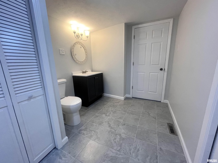 421 18TH Street, Herrin, Illinois 62948, 2 Bedrooms Bedrooms, 0 ,1 BathroomBathrooms,Residential,For Sale,18TH,0,RMAEB457339